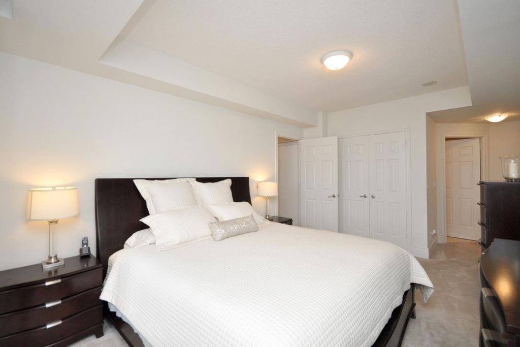 Napa Furnished Rental Apartments Square One ミシサガ 部屋 写真