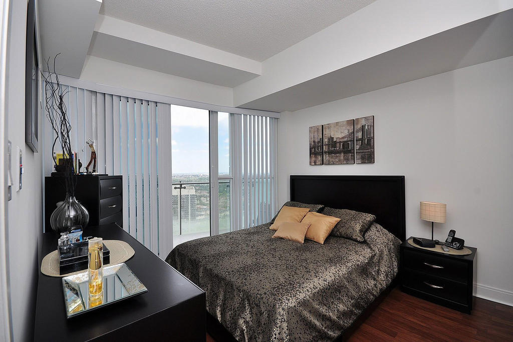 Napa Furnished Rental Apartments Square One ミシサガ 部屋 写真