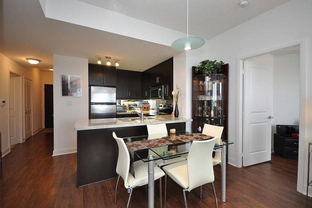 Napa Furnished Rental Apartments Square One ミシサガ 部屋 写真