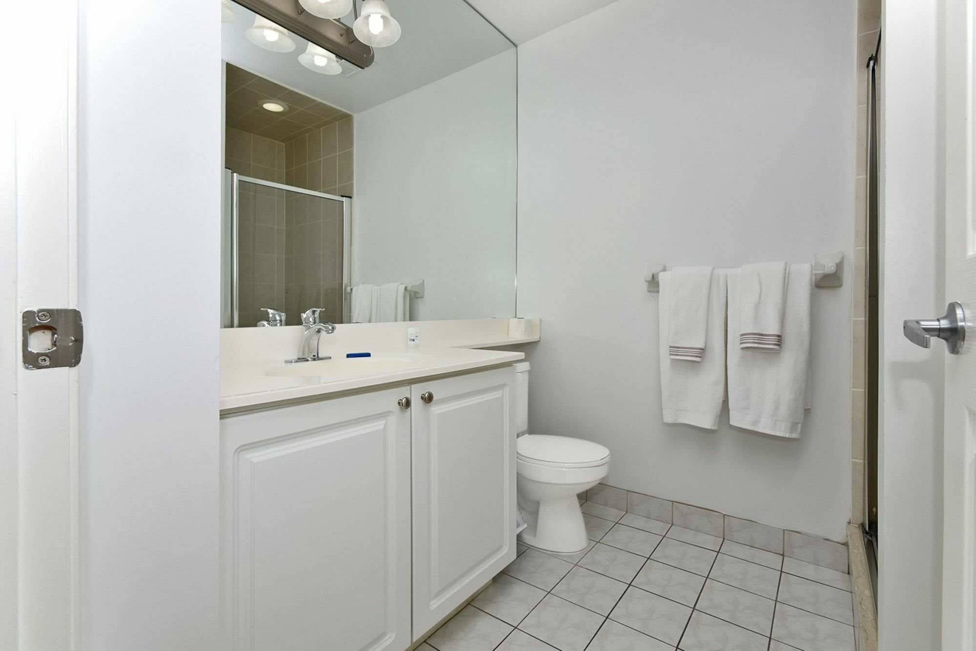 Napa Furnished Rental Apartments Square One ミシサガ エクステリア 写真